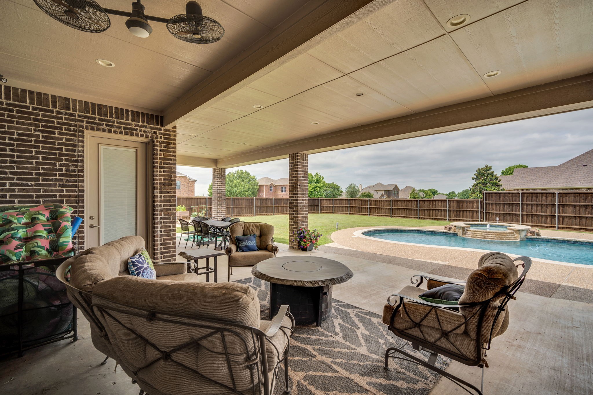 8611 Mattie Lane Waxahachie TX 75167