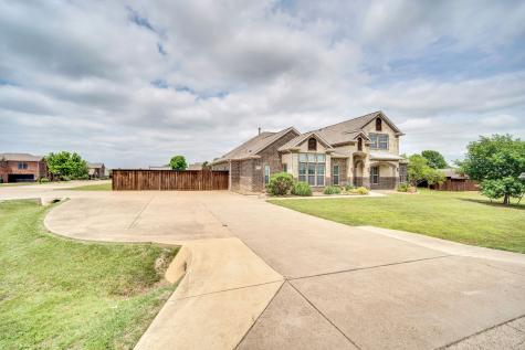 8611 Mattie Lane Waxahachie TX 75167