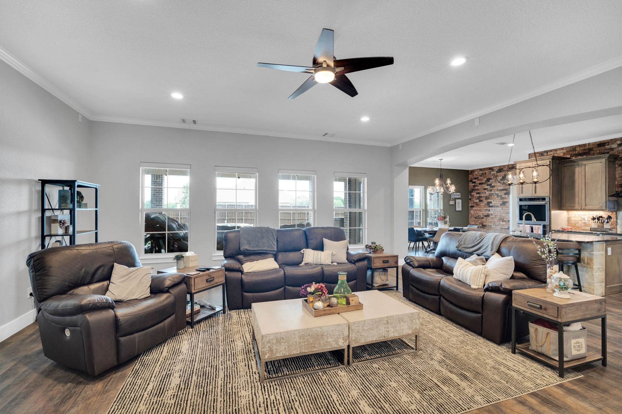 8611 Mattie Lane Waxahachie TX 75167
