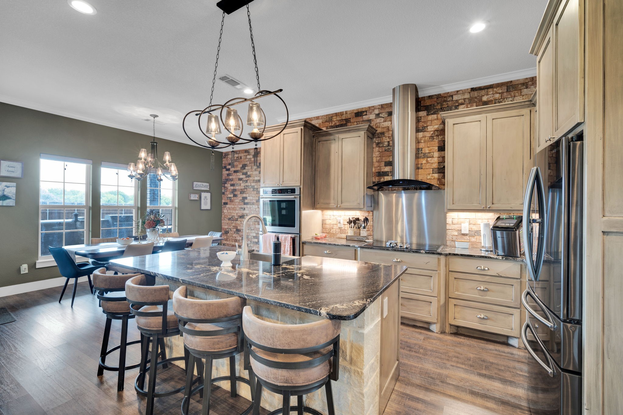 8611 Mattie Lane Waxahachie TX 75167