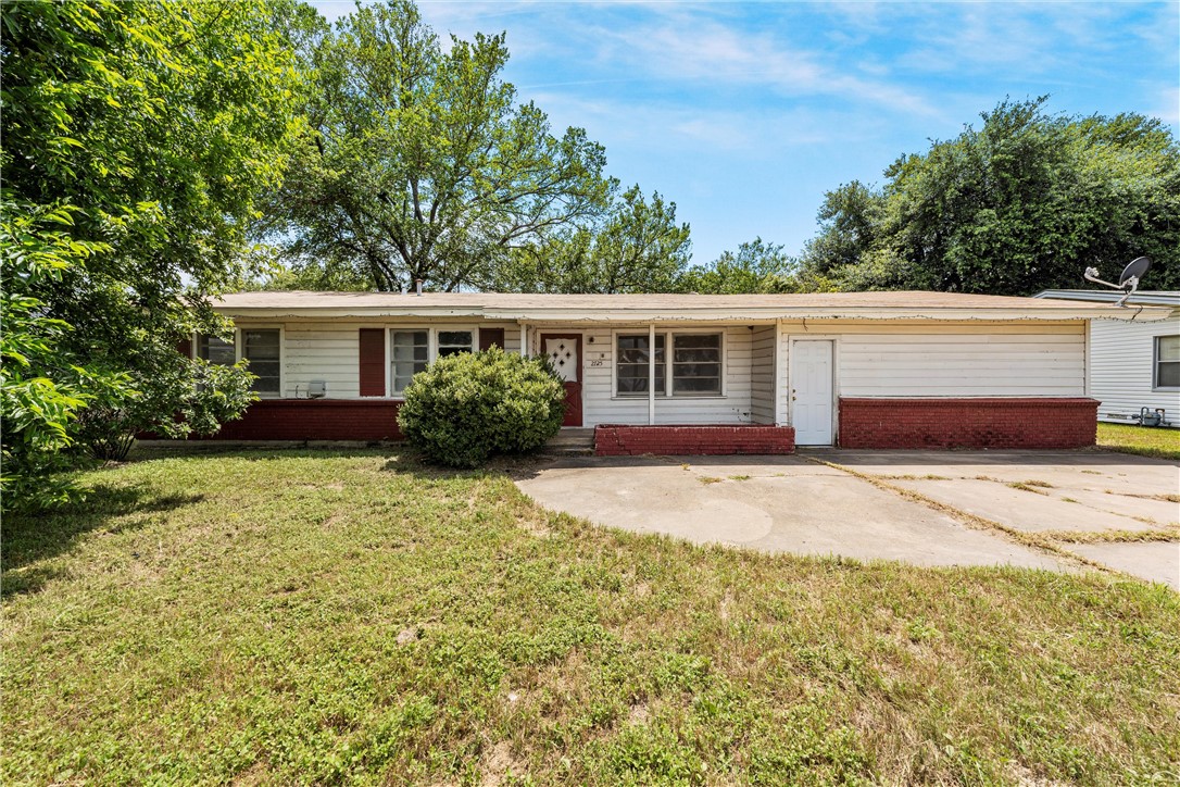 2725 S 25th Street Waco TX 76706