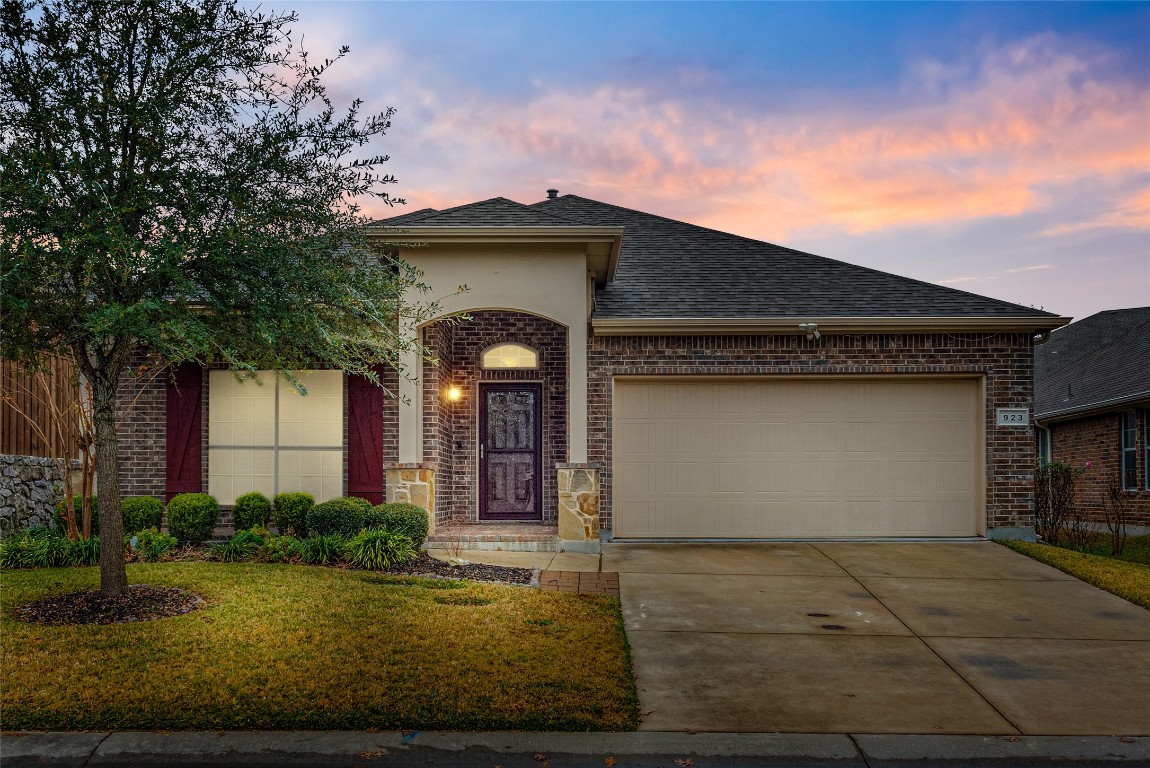 923 Sagebrush Trail Duncanville TX 75137