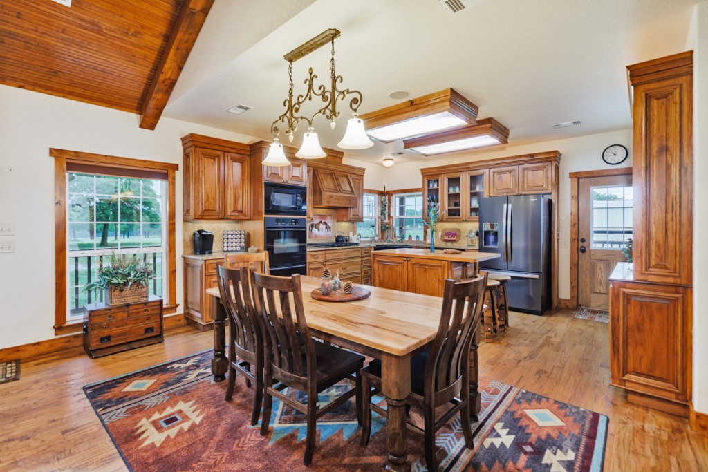 433 Fruitland Road Bowie TX 76230