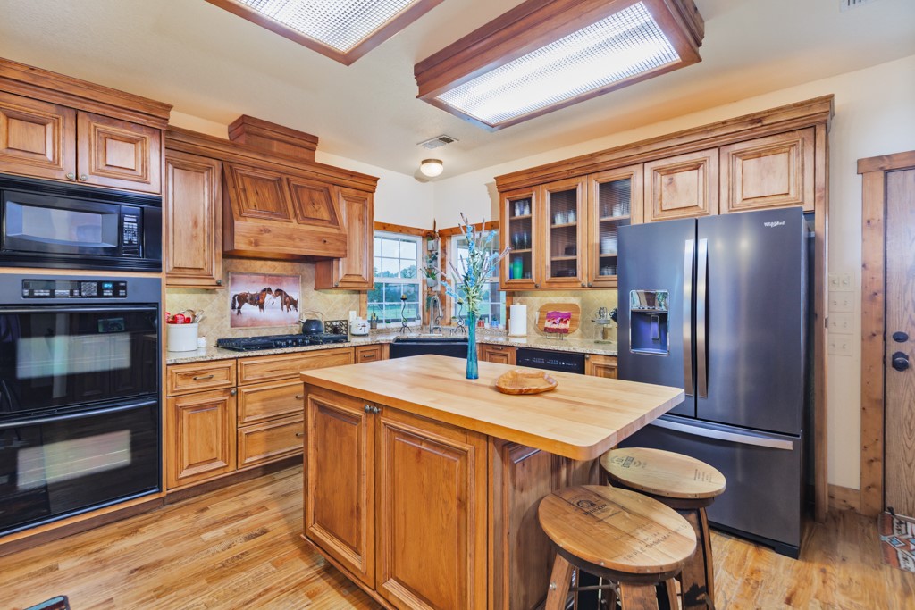 433 Fruitland Road Bowie TX 76230