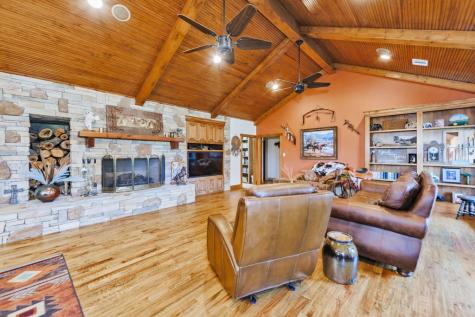 433 Fruitland Road Bowie TX 76230
