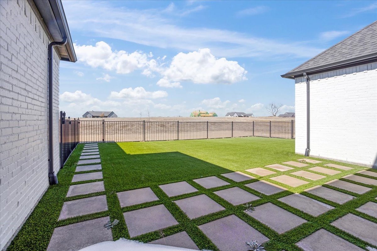 1442 Kara Trail Van Alstyne TX 75495