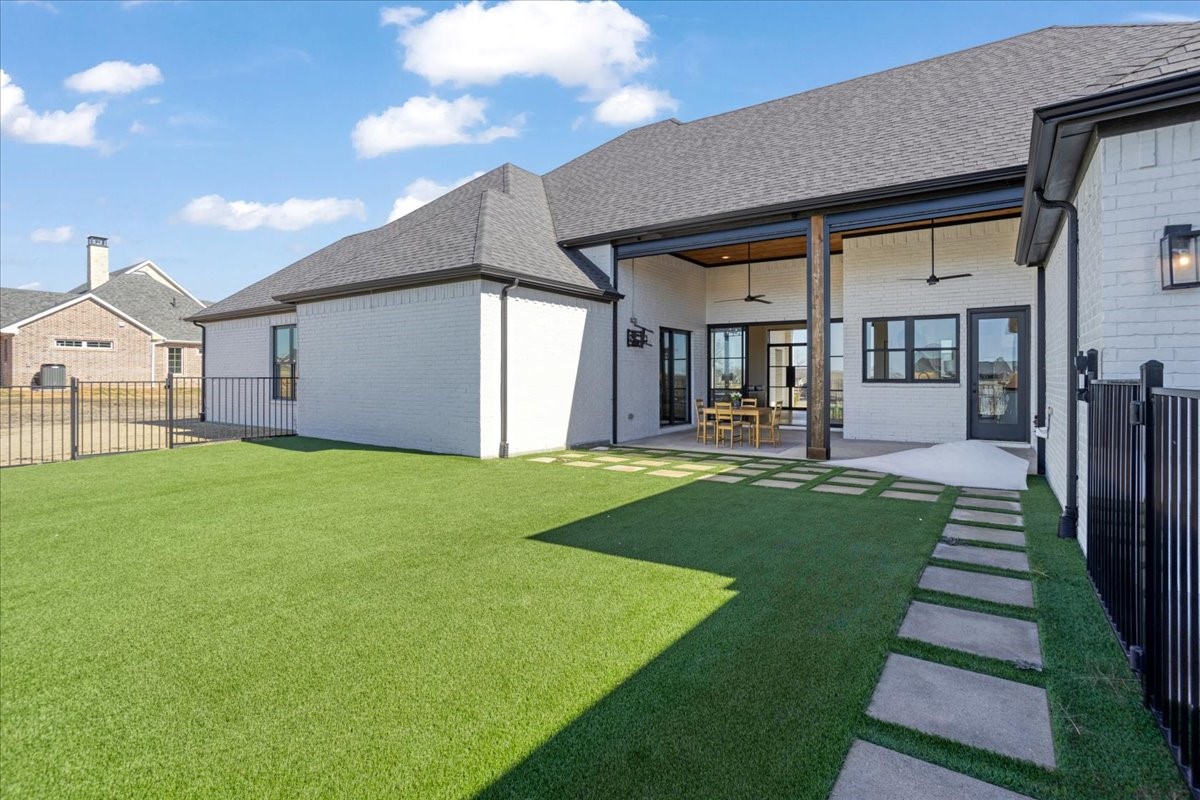 1442 Kara Trail Van Alstyne TX 75495