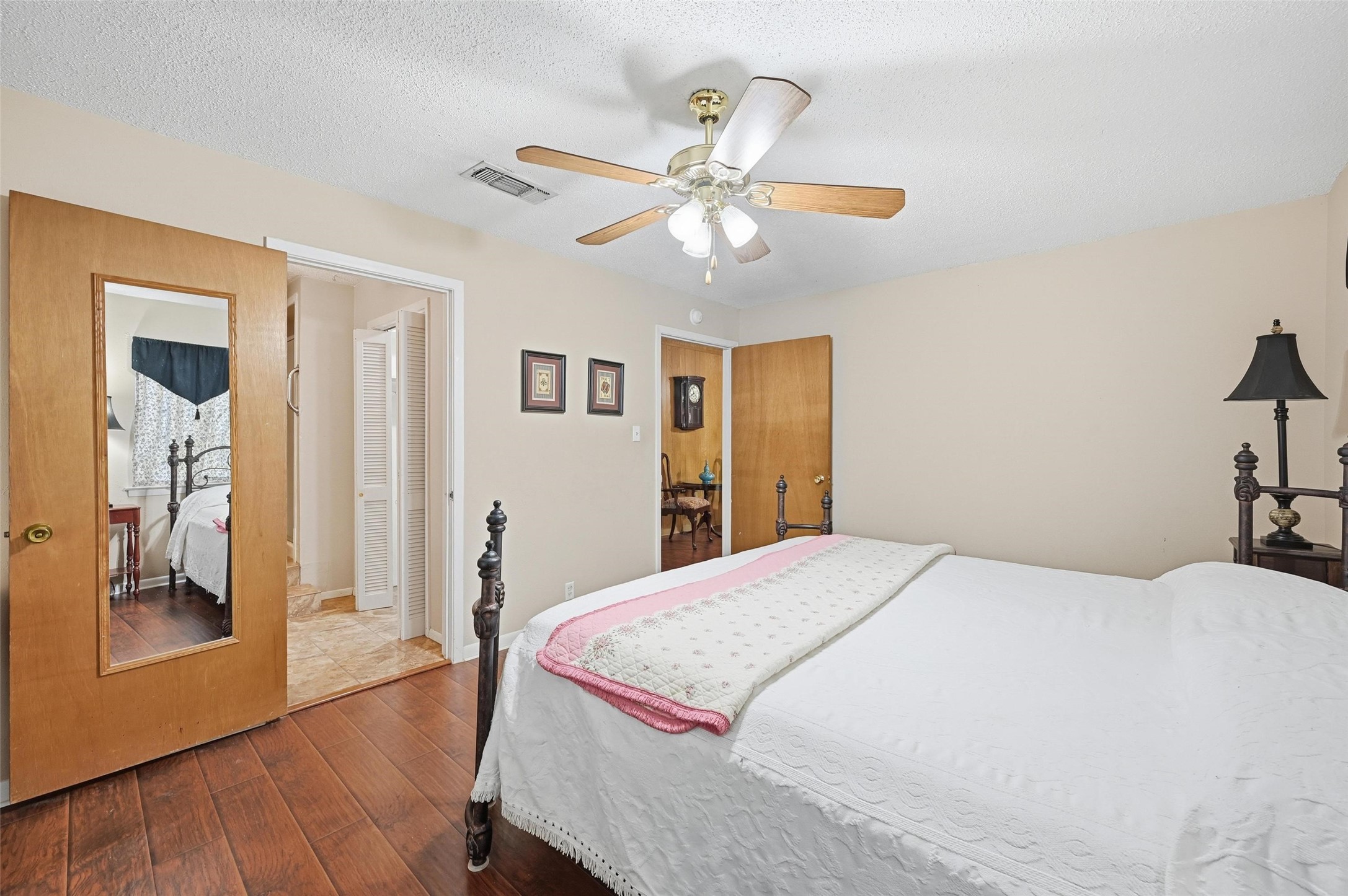 620 W College Street Grapevine TX 76051