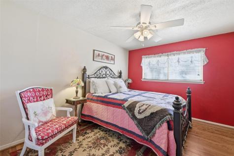 620 W College Street Grapevine TX 76051