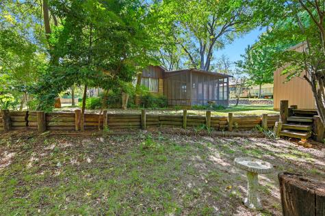 620 W College Street Grapevine TX 76051