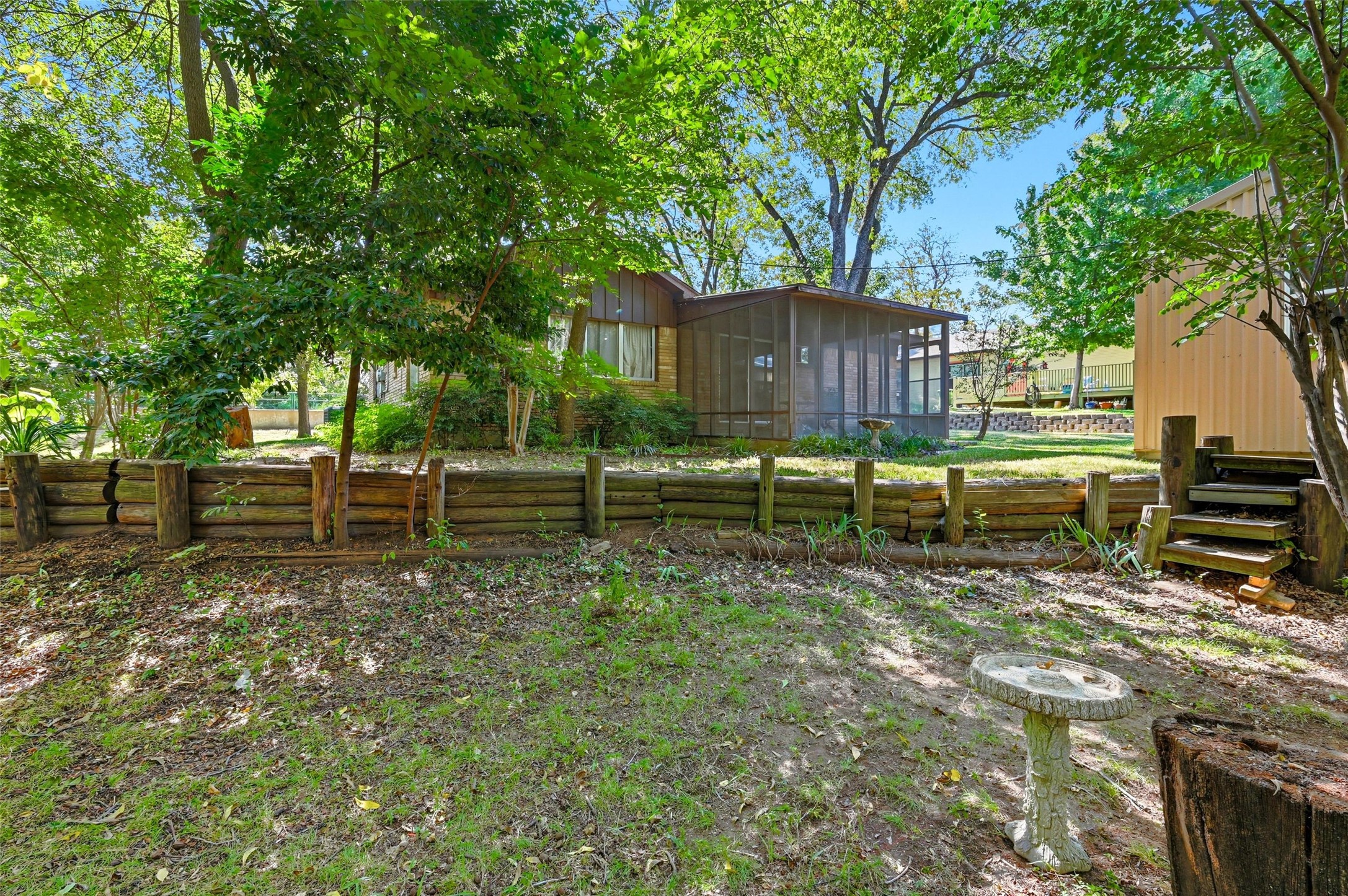 620 W College Street Grapevine TX 76051