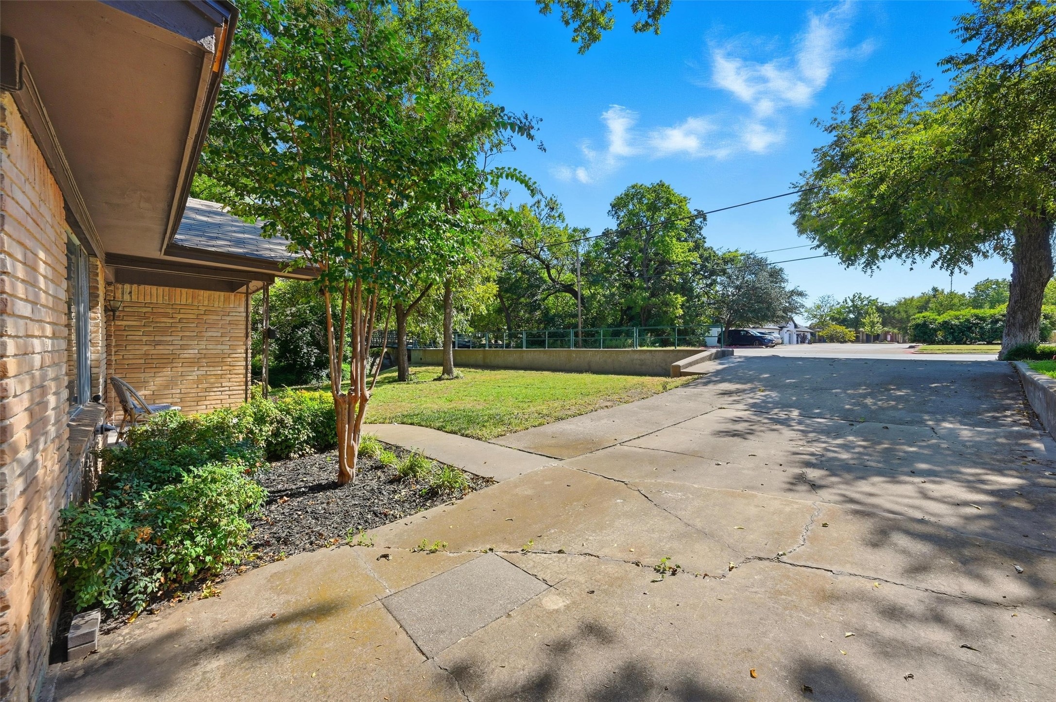 620 W College Street Grapevine TX 76051