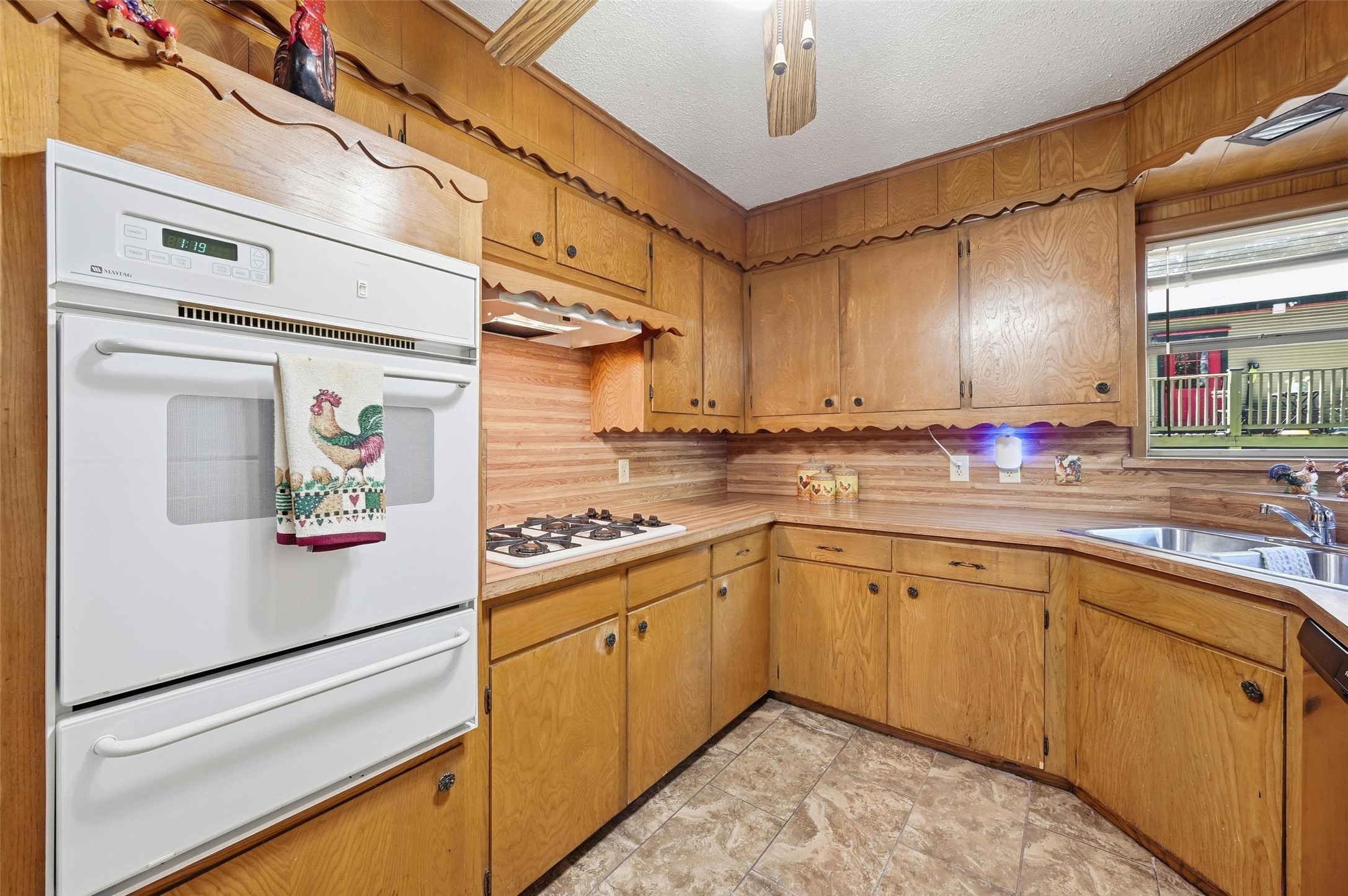 620 W College Street Grapevine TX 76051