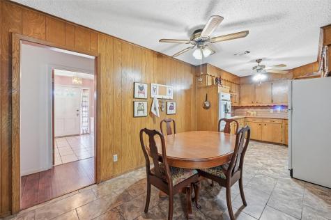 620 W College Street Grapevine TX 76051