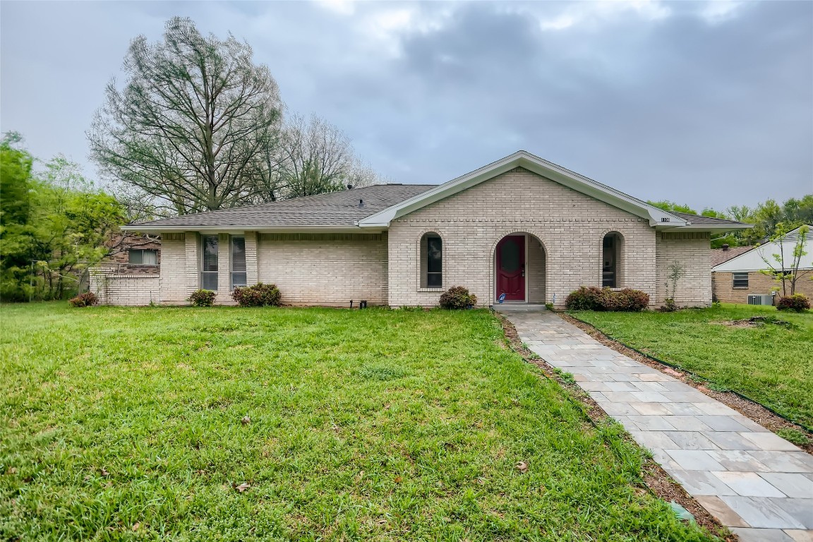 1108 Shadywood Lane Desoto TX 75115