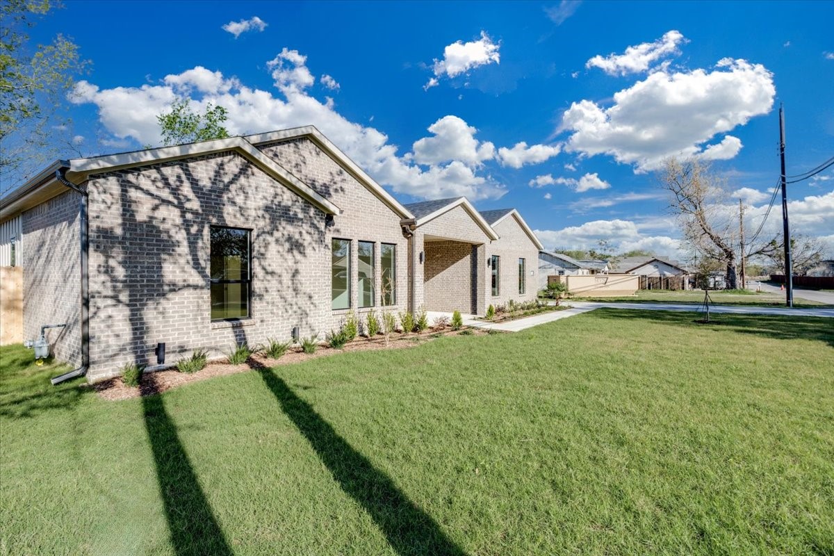 1507 Elk Creek Road Dallas TX 75253