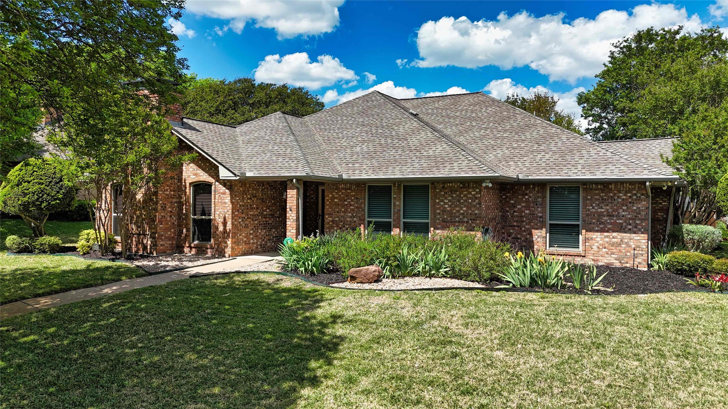 533 Hidden Brooke Drive Desoto TX 75115
