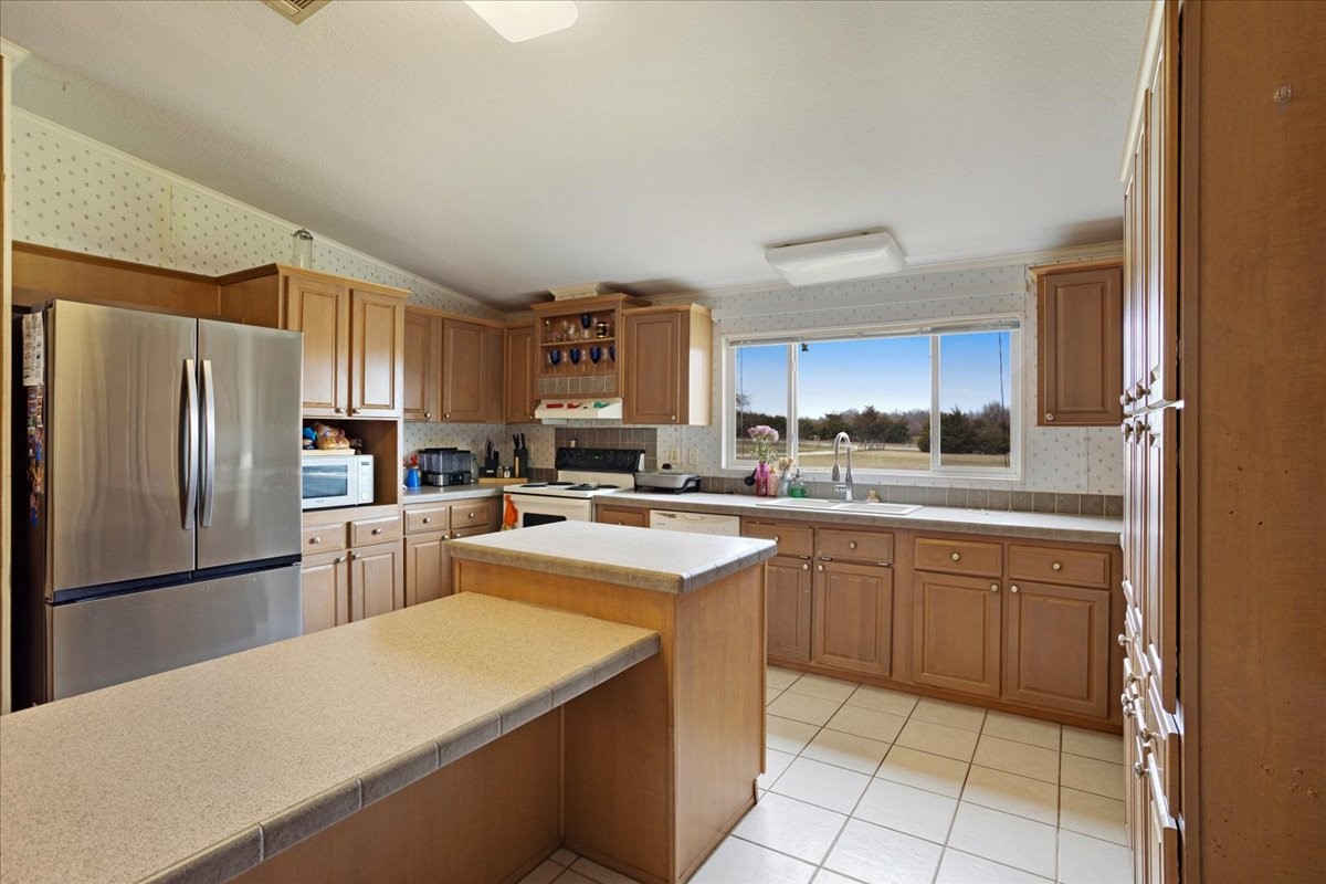 2035 Fm-1566 Celeste TX 75423
