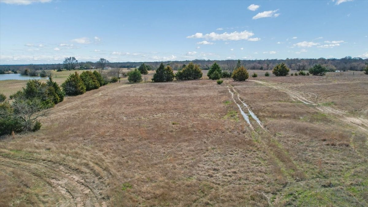 2035 Fm-1566 Celeste TX 75423