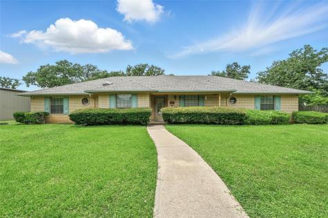 104 Timber Ridge Circle Burleson TX 76028