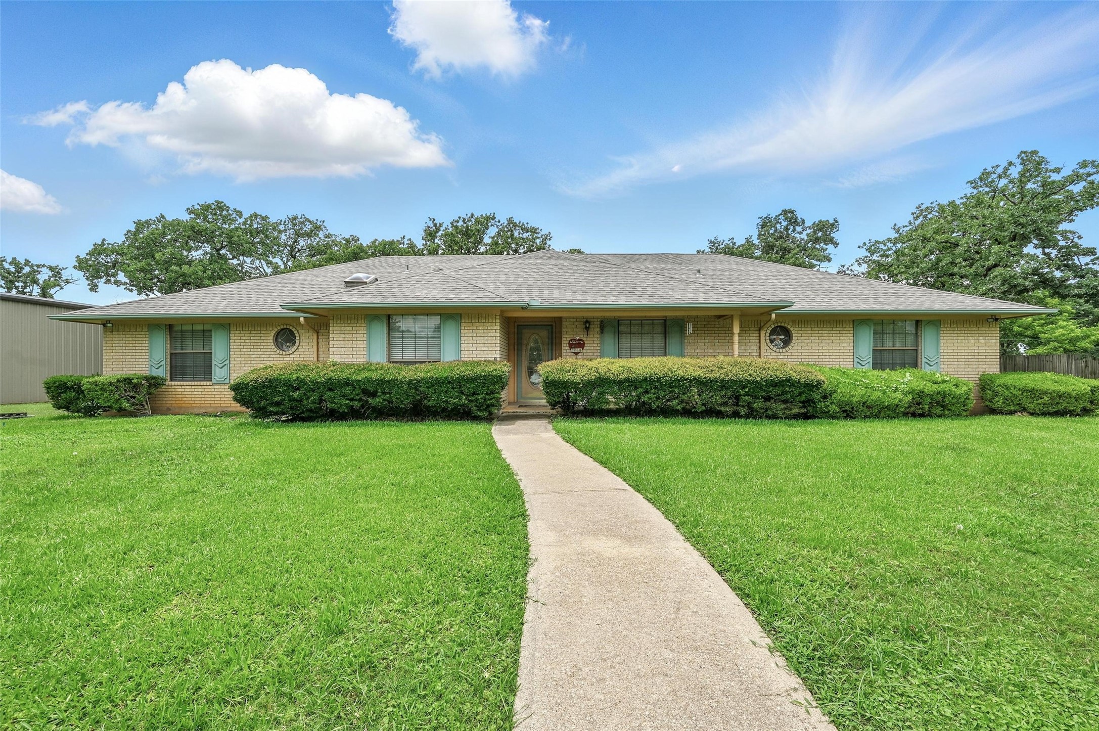 104 Timber Ridge Circle Burleson TX 76028