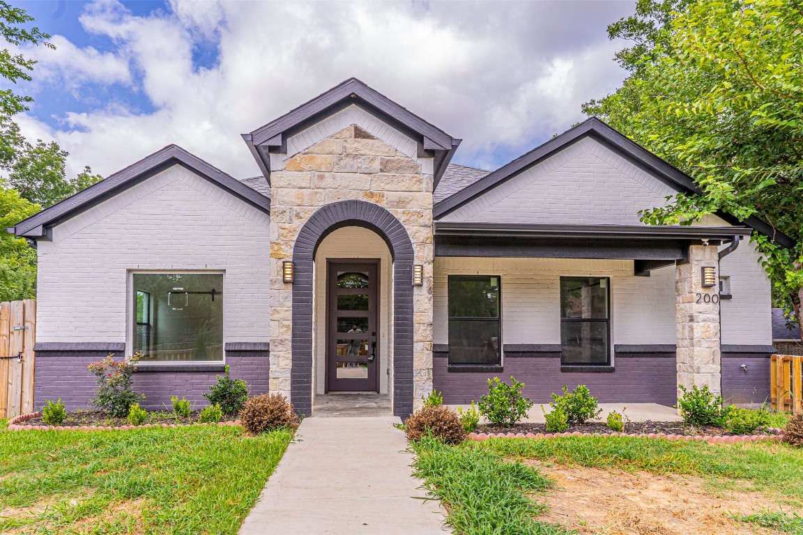 200 Henrietta Street Waxahachie TX 75165