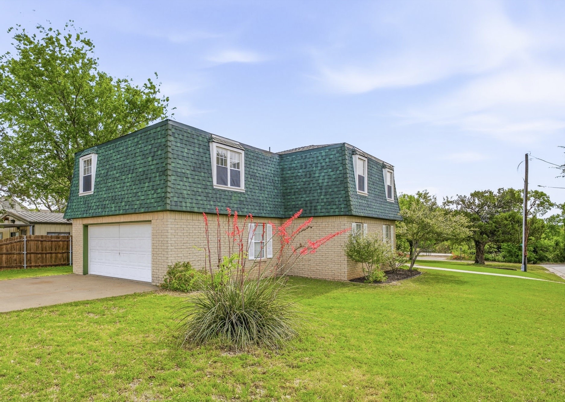 302 Hill Street Glen Rose TX 76043