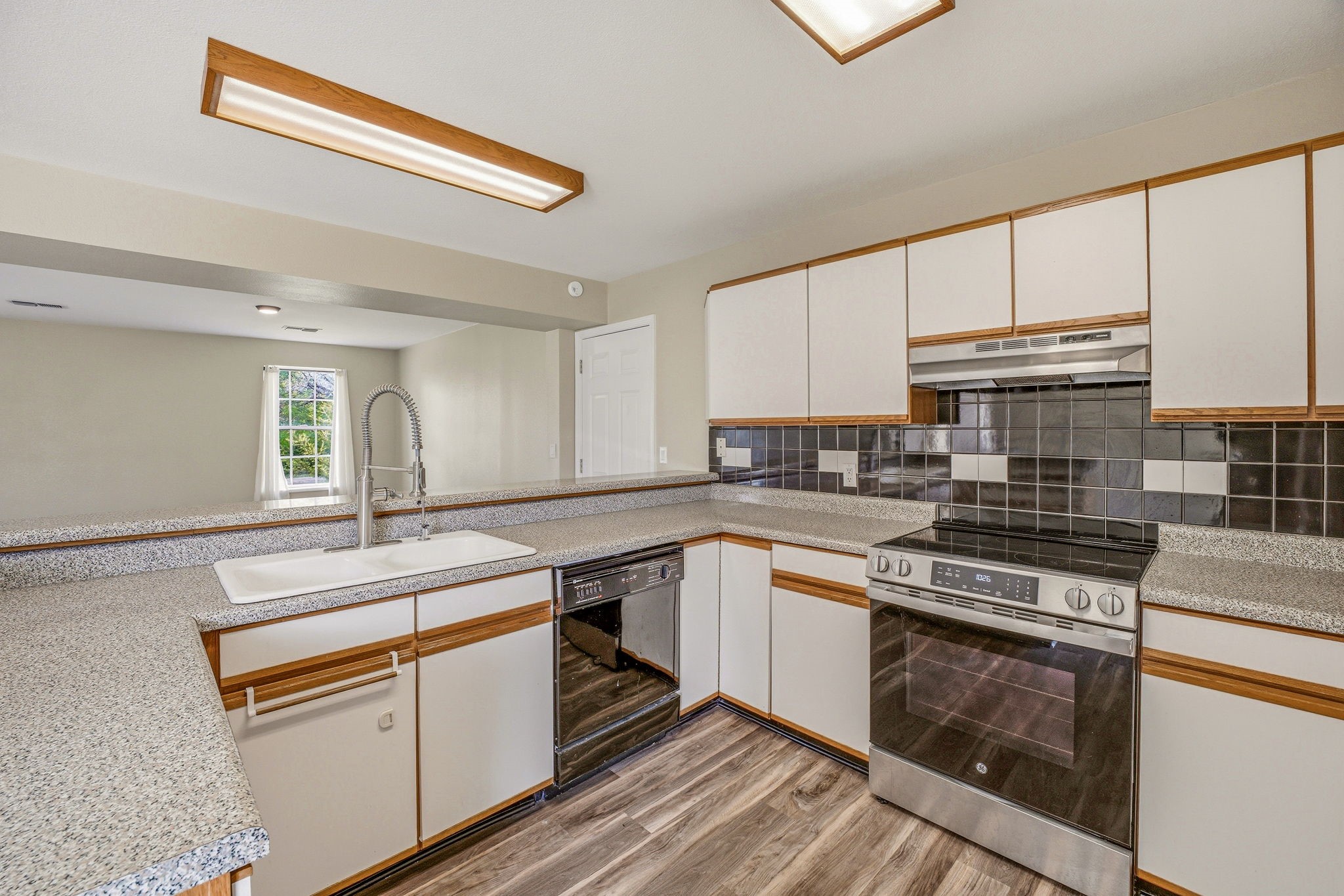 302 Hill Street Glen Rose TX 76043