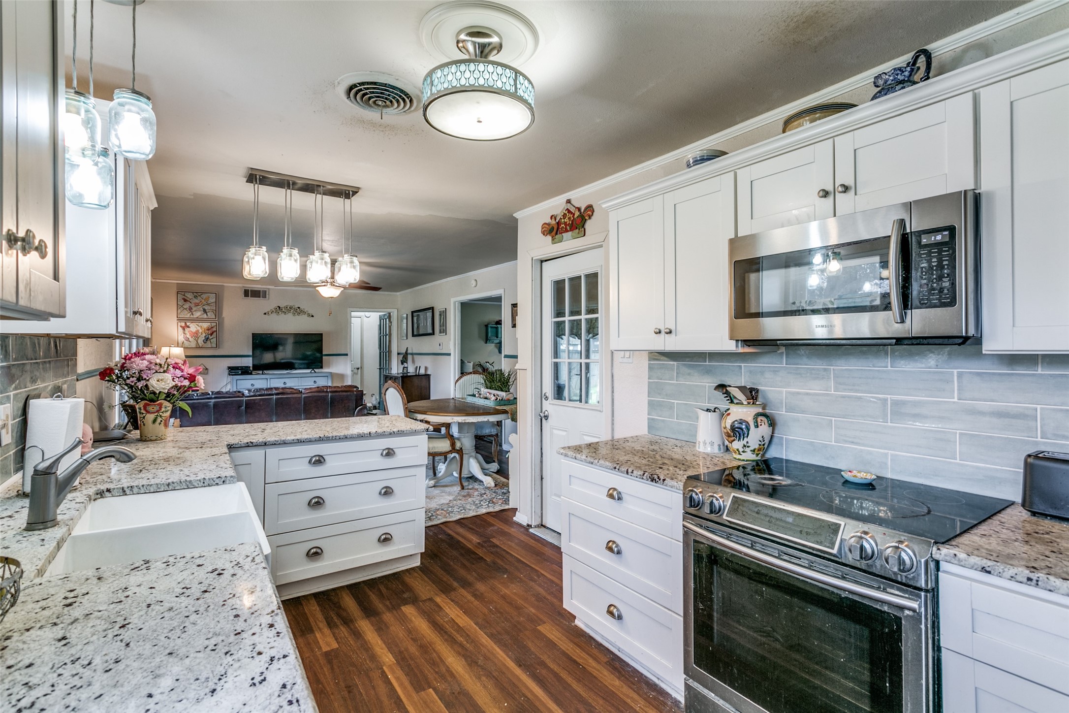 209 Linda Lane Irving TX 75062