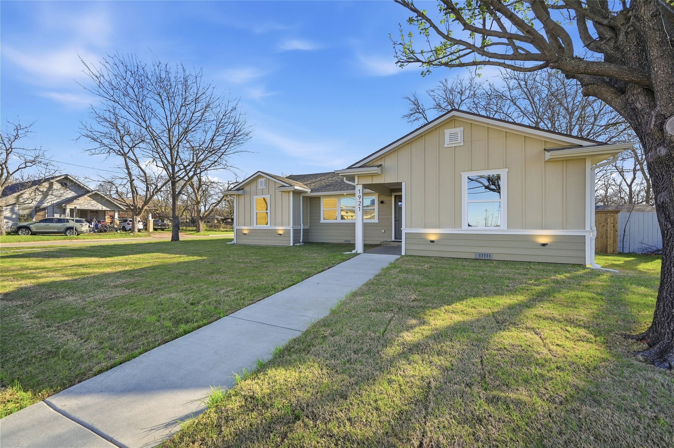 1921 N Woods Street Sherman TX 75092