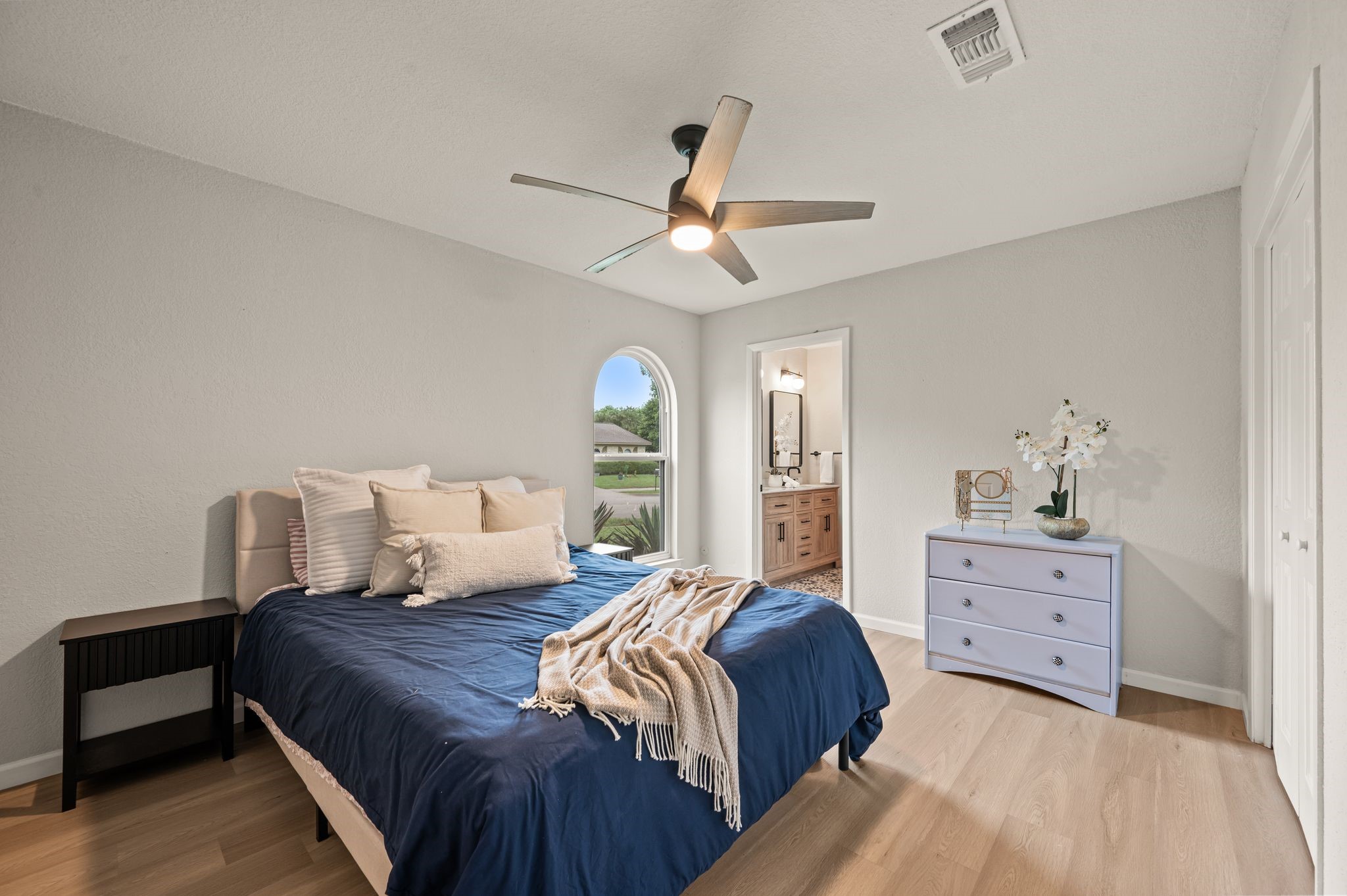 5944 Richard Drive Watauga TX 76148