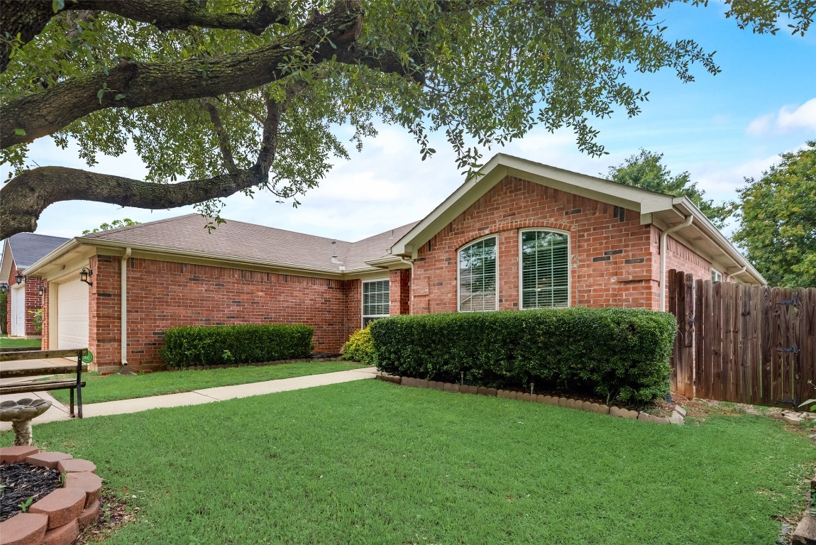 2209 Green Stone Drive Arlington TX 76001