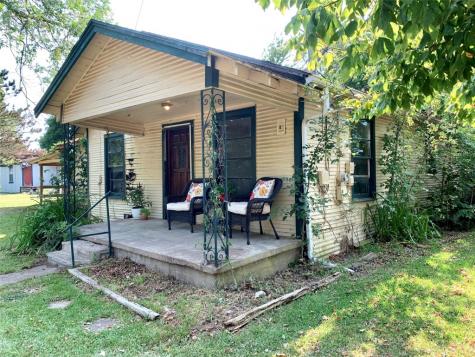 204 S Jernigan Street Bells TX 75414