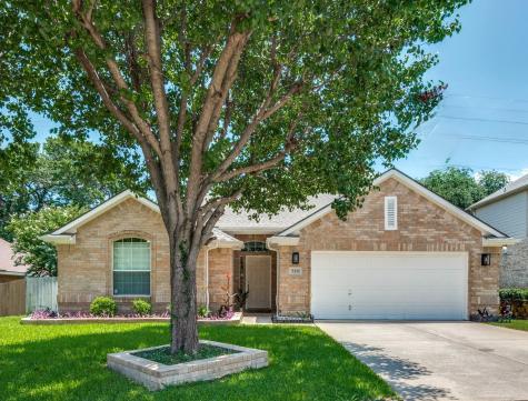 920 Park Forest Drive Hurst TX 76053