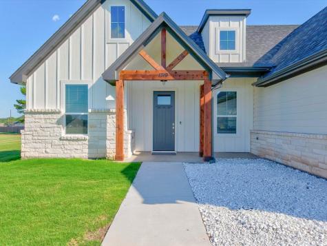 1319 W Chippewa Trail Granbury TX 76048