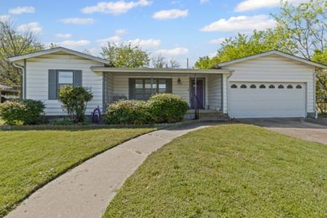 1321 W Water Street Weatherford TX 76086