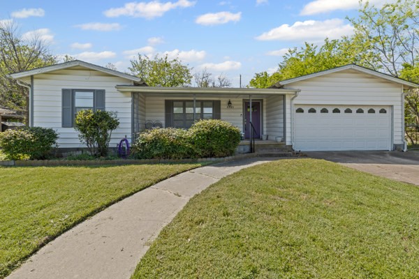1321 W Water Street Weatherford TX 76086