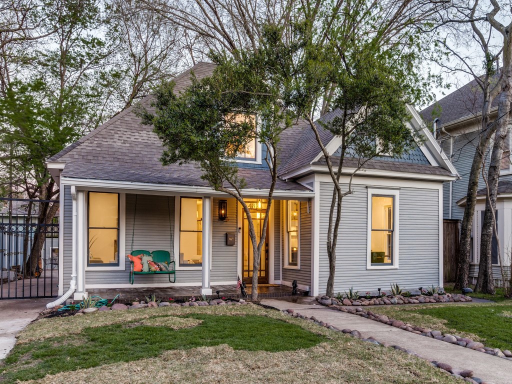 4826 Worth Dallas TX 75246