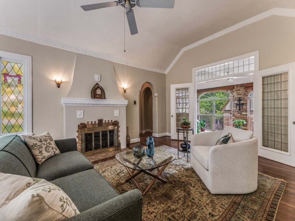 1107 Clermont Avenue Dallas TX 75223