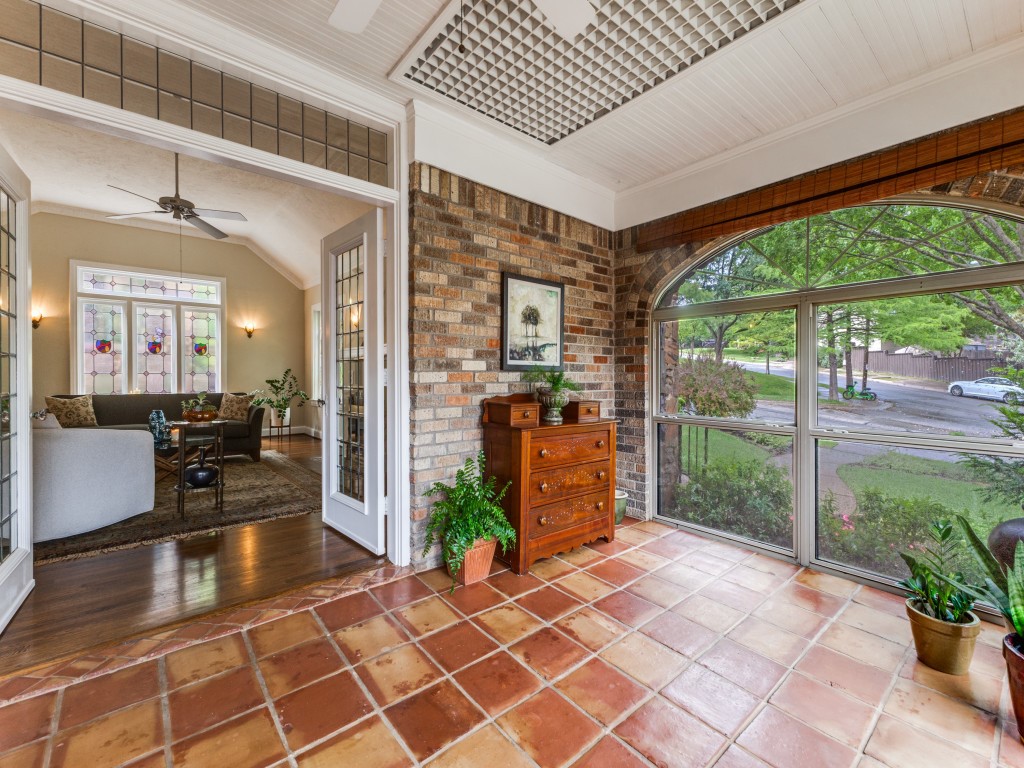 1107 Clermont Avenue Dallas TX 75223