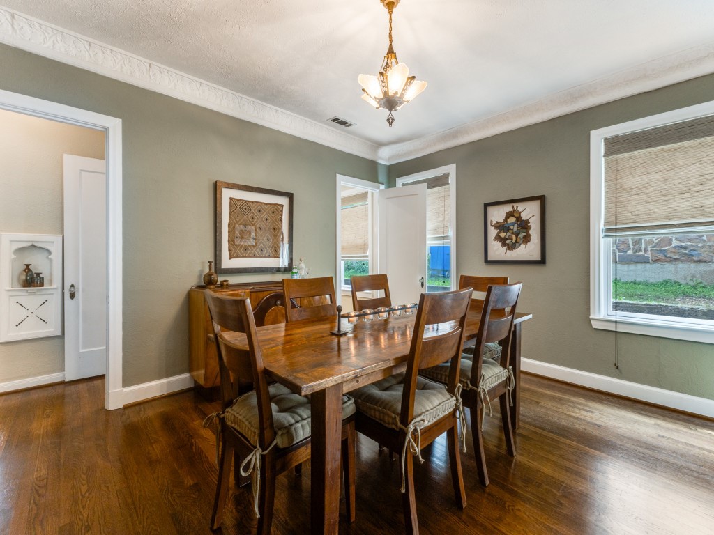 1107 Clermont Avenue Dallas TX 75223