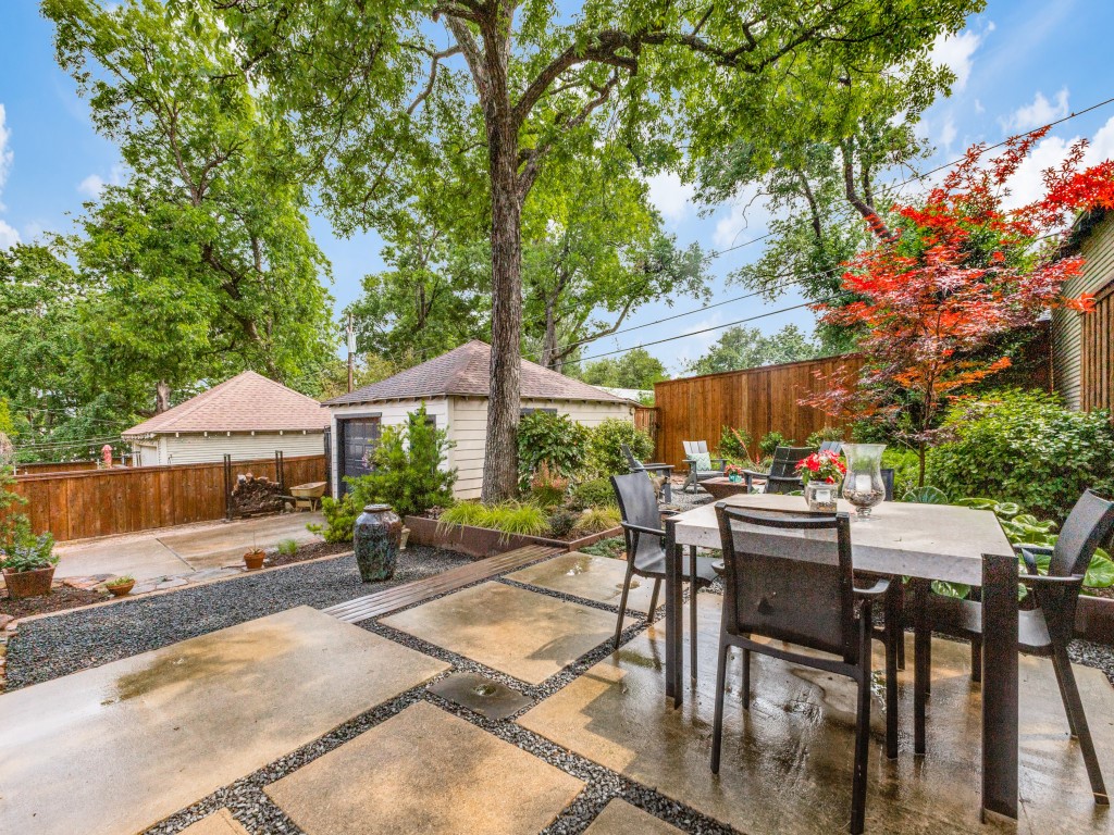 1107 Clermont Avenue Dallas TX 75223