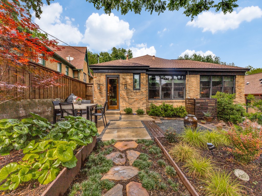 1107 Clermont Avenue Dallas TX 75223
