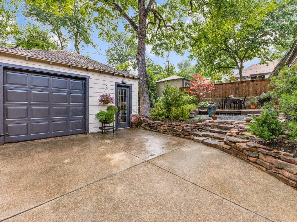 1107 Clermont Avenue Dallas TX 75223