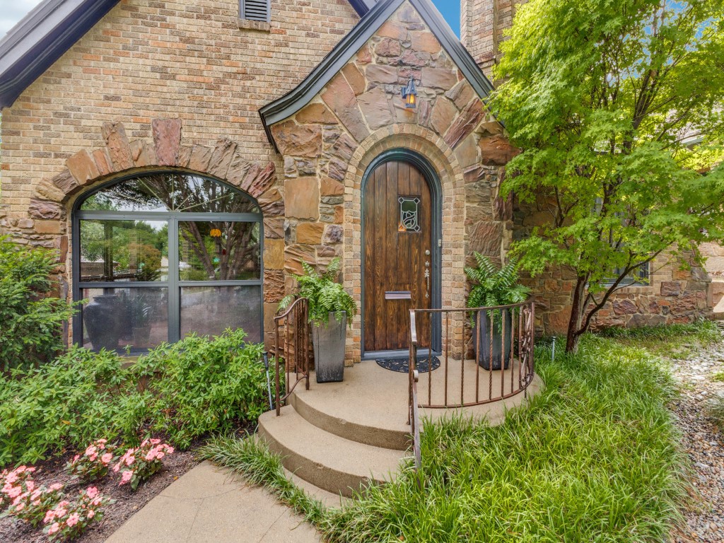 1107 Clermont Avenue Dallas TX 75223