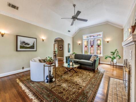 1107 Clermont Avenue Dallas TX 75223