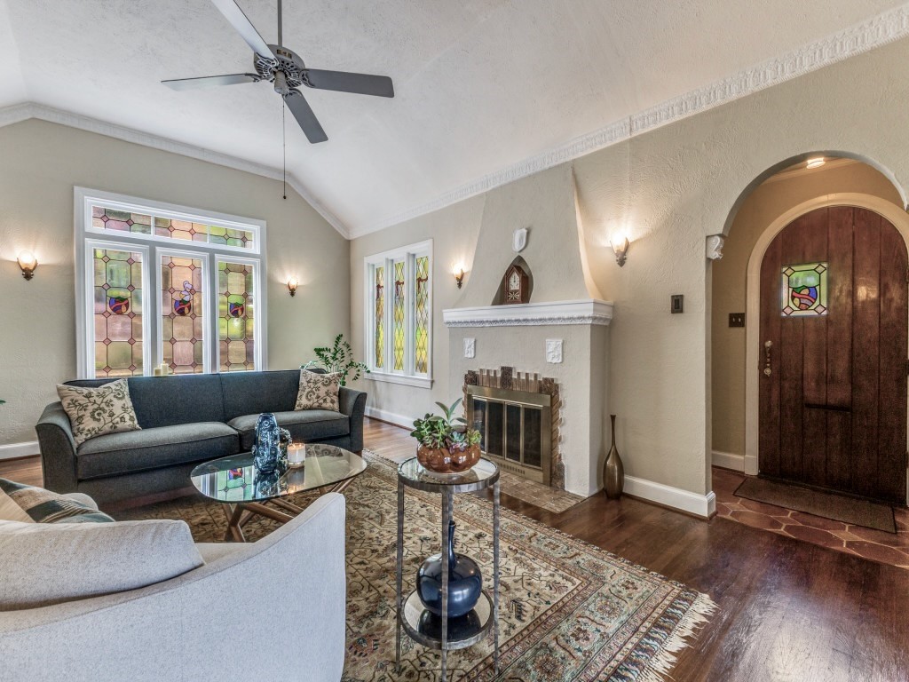 1107 Clermont Avenue Dallas TX 75223