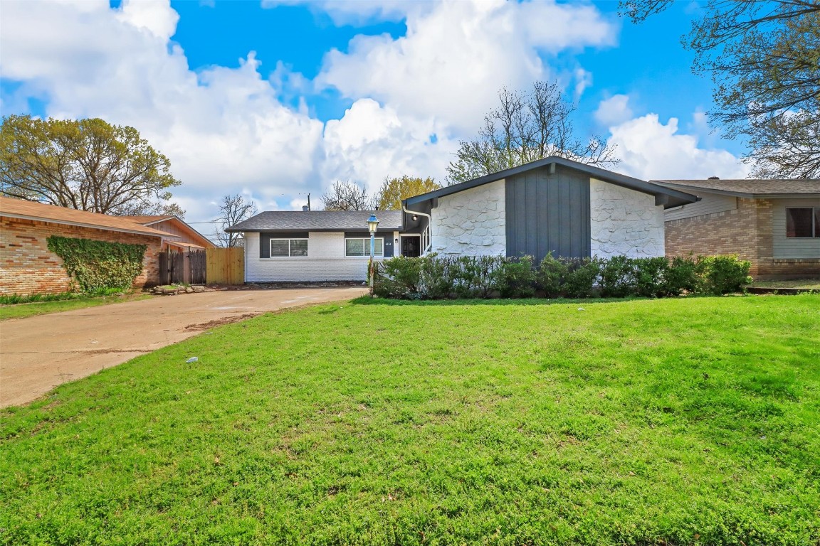 4654 La Rue Street Dallas TX 75211
