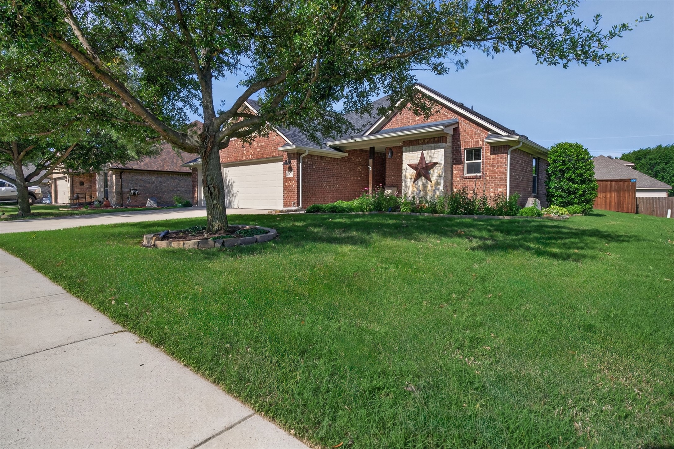 3916 Palomino Drive Benbrook TX 76116