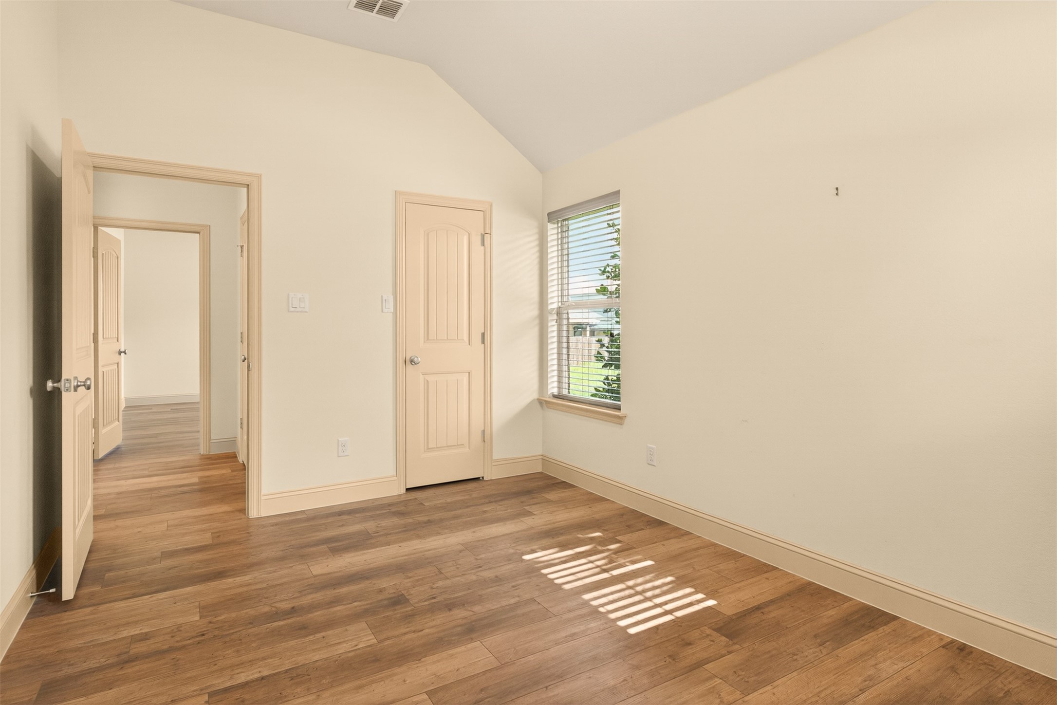 3916 Palomino Drive Benbrook TX 76116